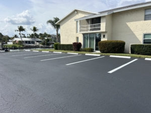 Why Asphalt is the Choice for Florida Commercial Parking Lot Paving