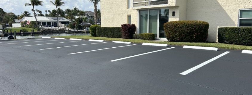 Why Asphalt is the Choice for Florida Commercial Parking Lot Paving